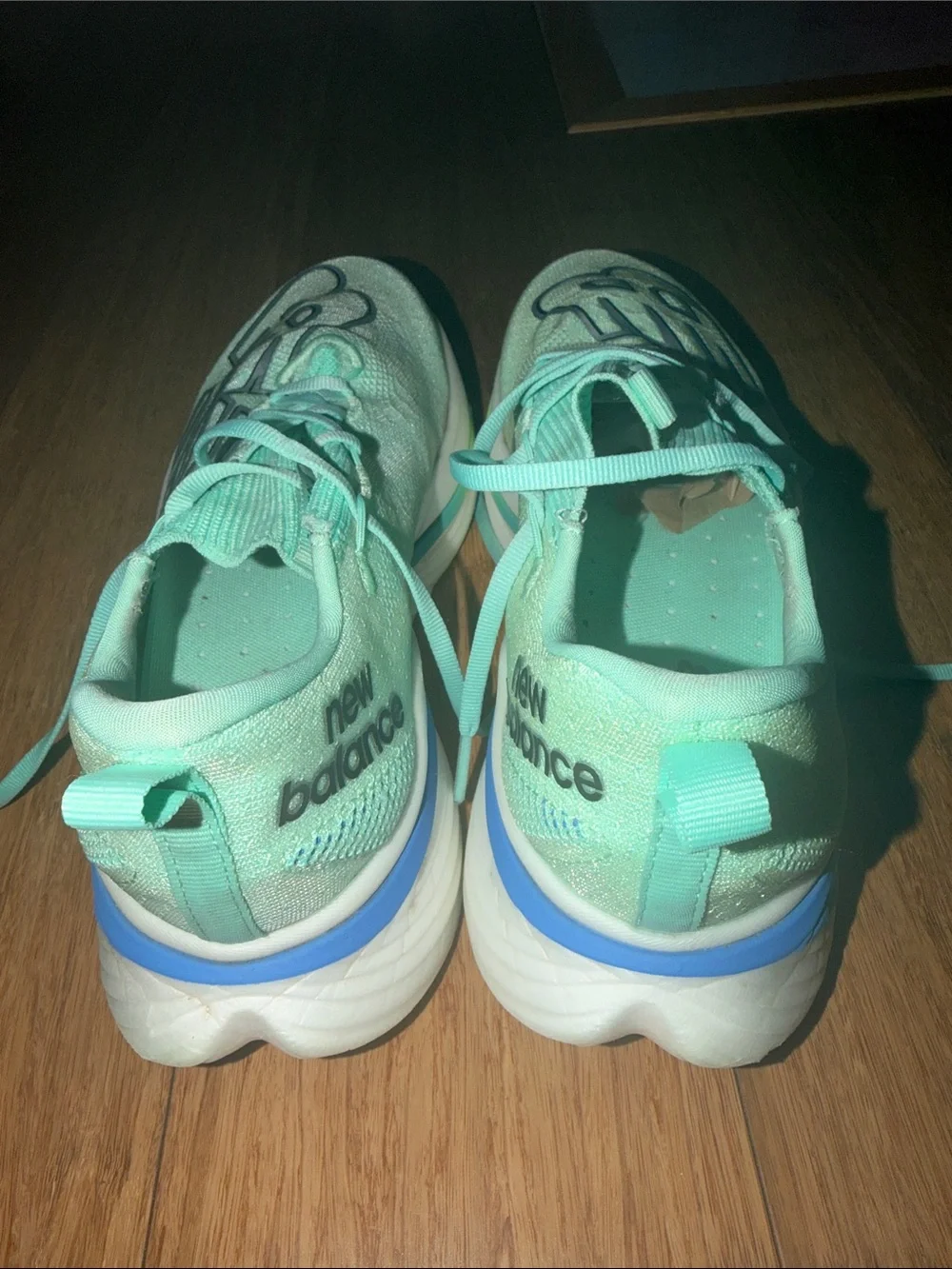 New Balance Women’s Mint Green Athletic Running Shoes 9.5